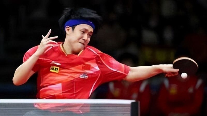 《全民学乒乓横拍篇》第10.4集：提高弧圈球质量的四大因素|击球|加速度|手腕|腰部|还原_新浪新闻