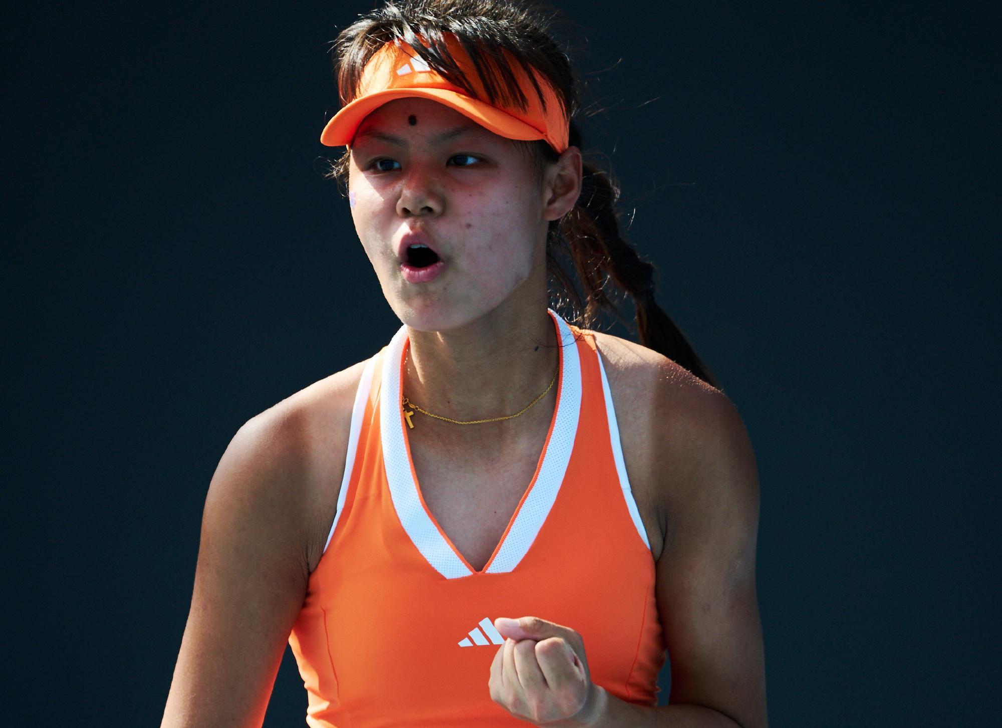 世界杯手机高清观看入口-遗憾！中国女网15岁新星1-2止步八强：15连胜终结，已进世界前十