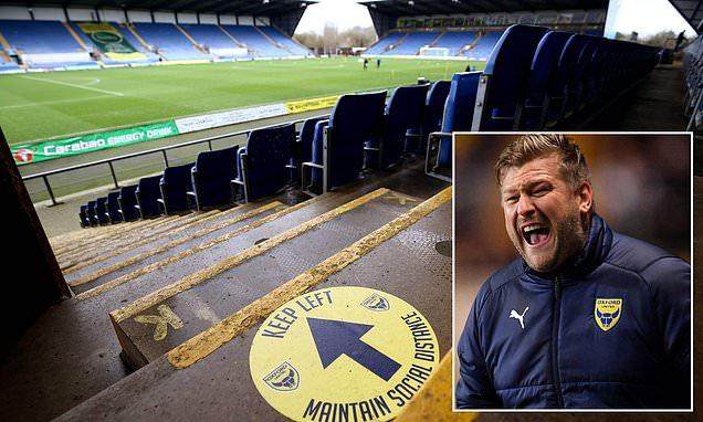 世界杯官方直播软件下载-球员违规集会怎么罚？牛津联重拳出击：停赛+开除